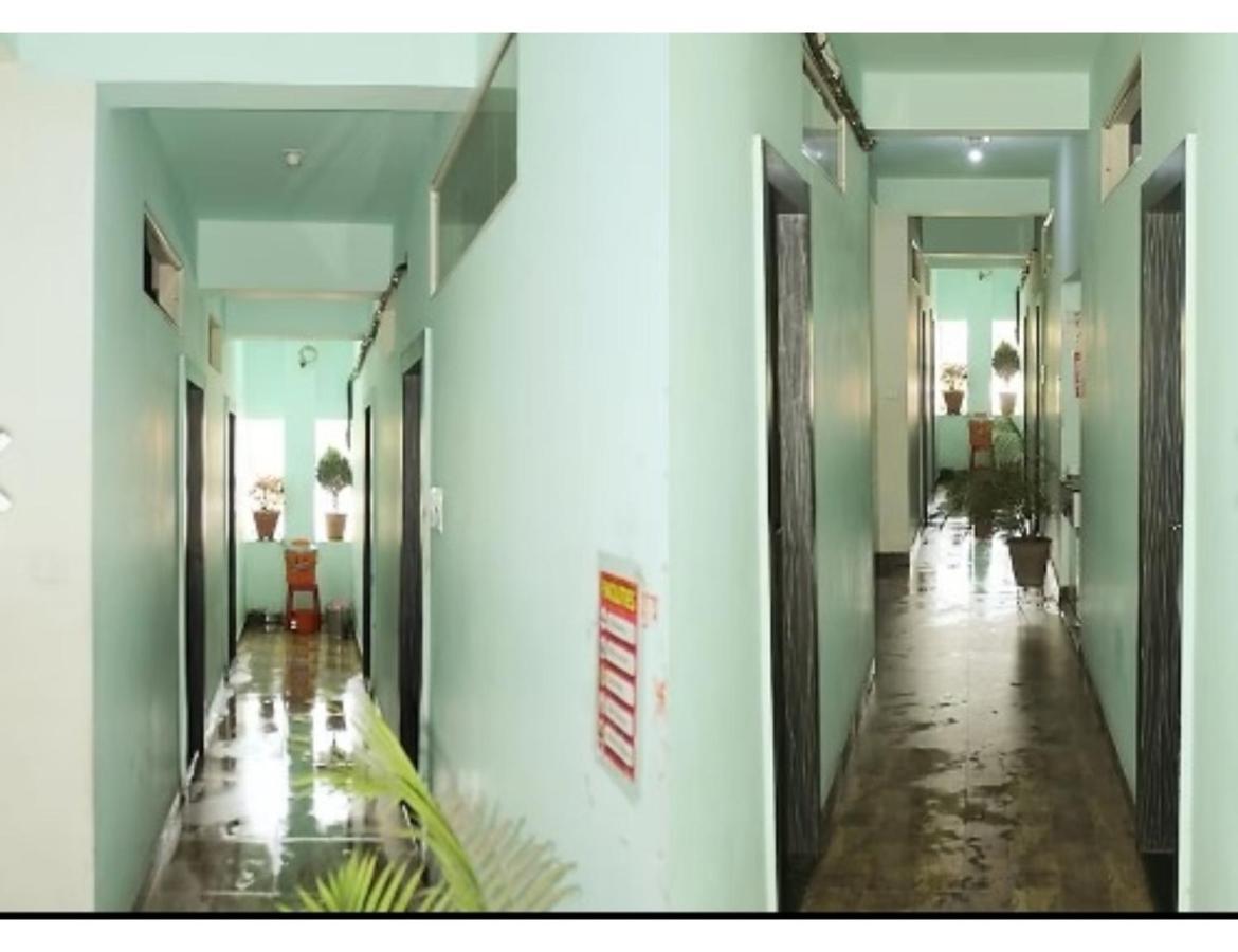 Hotel Adarsh, Ujjain Eksteriør billede