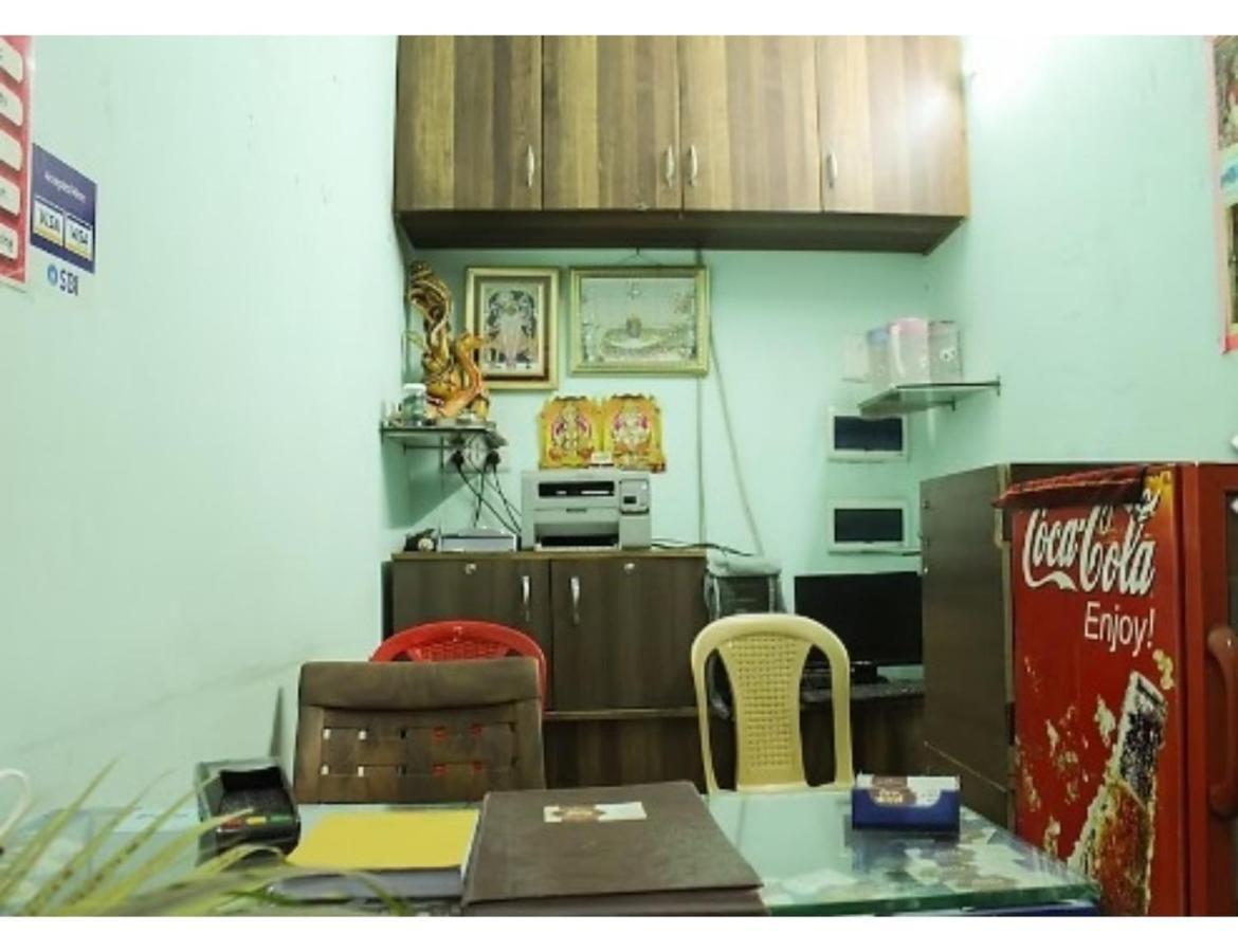 Hotel Adarsh, Ujjain Eksteriør billede
