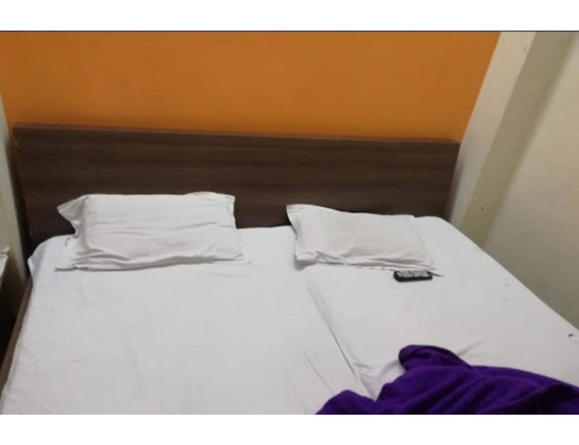 Hotel Adarsh, Ujjain Eksteriør billede